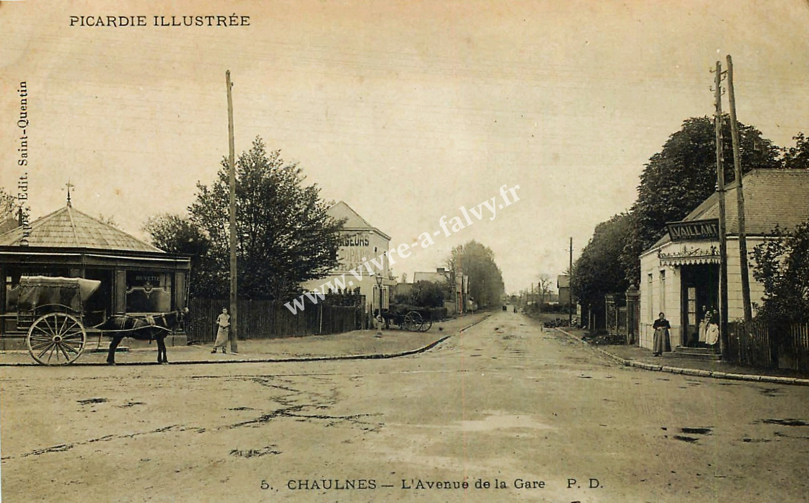 1 chaulnes l avenue de la gare le centre 2