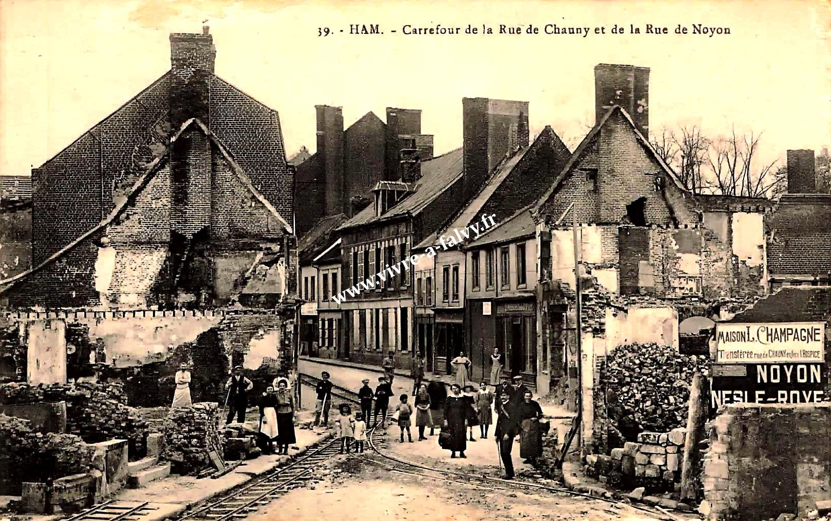1 ham carrefour de la rue de chauny et de la rue de noyon