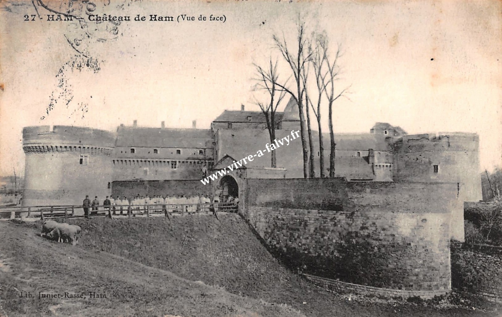 1 ham chateau vue de face