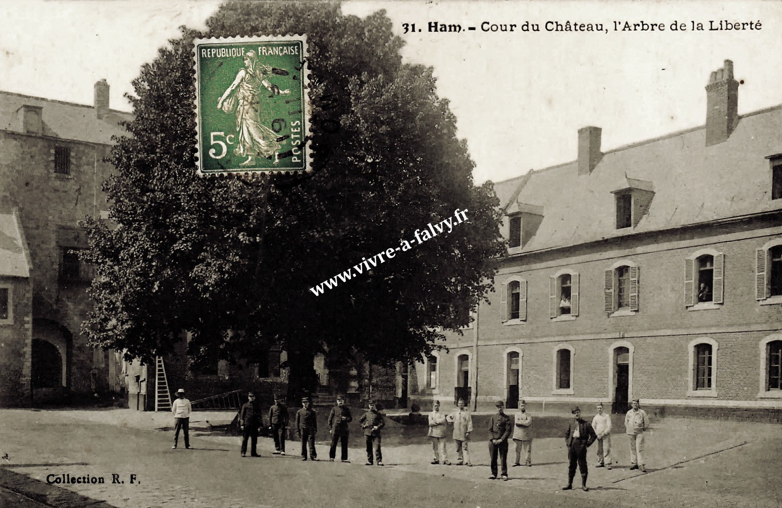 1 ham cour du chateau l arbre de la liberte