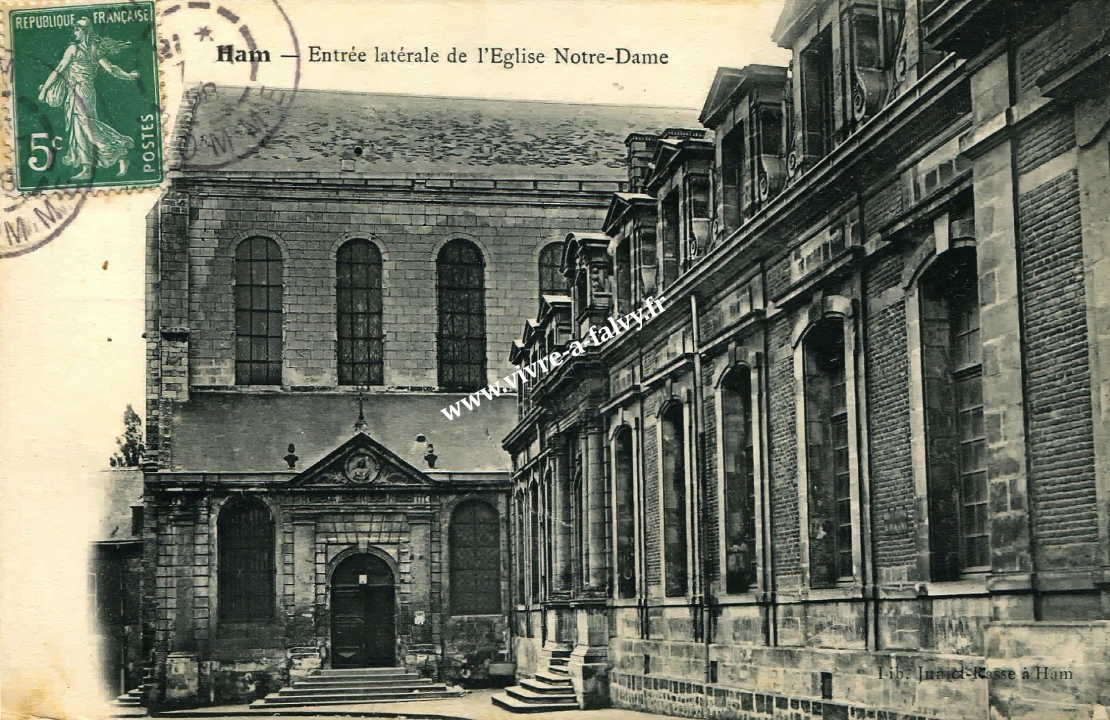 1 ham entree laterale de l eglise notre dame