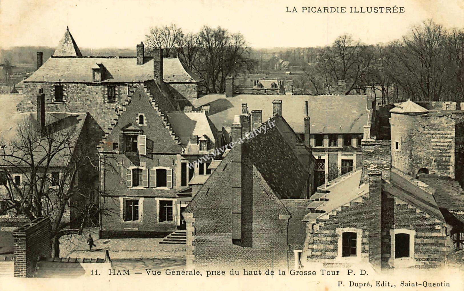 1 ham vue generale prise du haut de la grosse tour