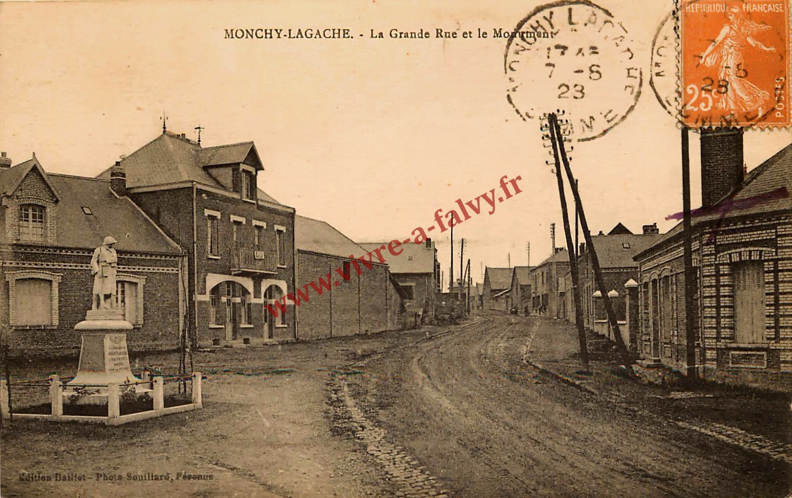 1 monchy lagache la grande rue et le monument 1