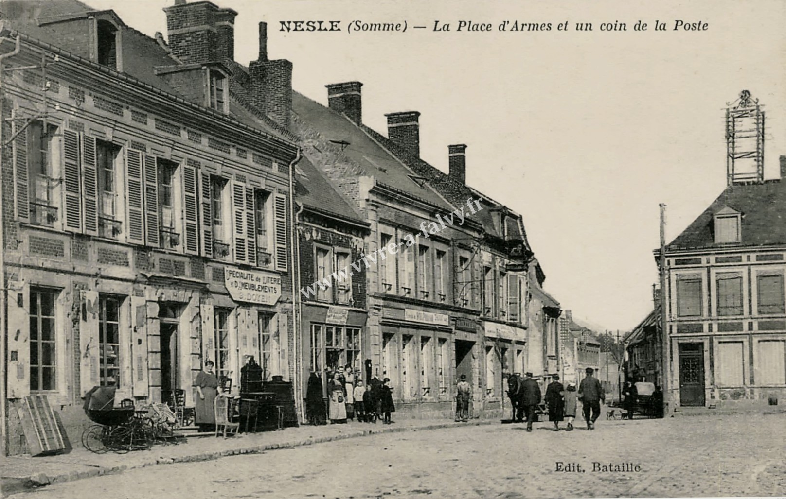 1 nesle la place d armes et un coin de la poste