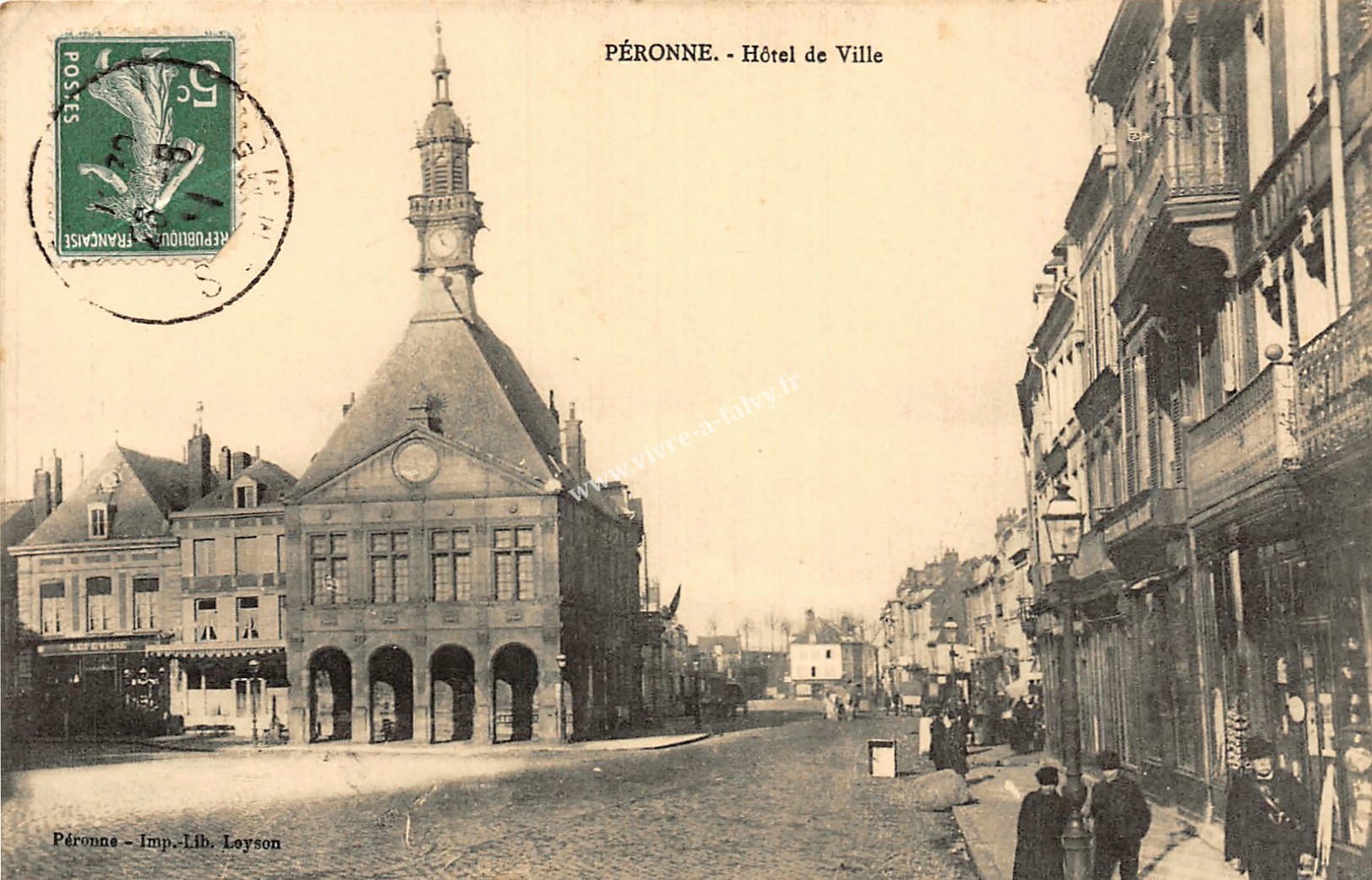 1 peronne l hotel de ville 25