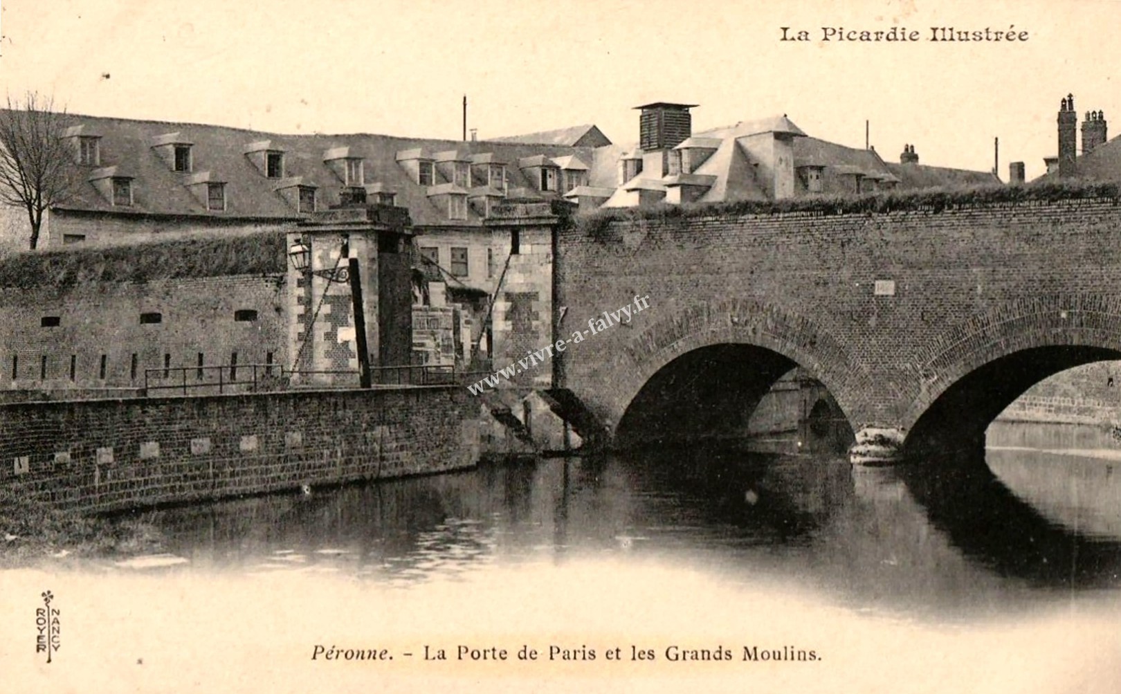 1 peronne la porte de paris et les grands moulins 25