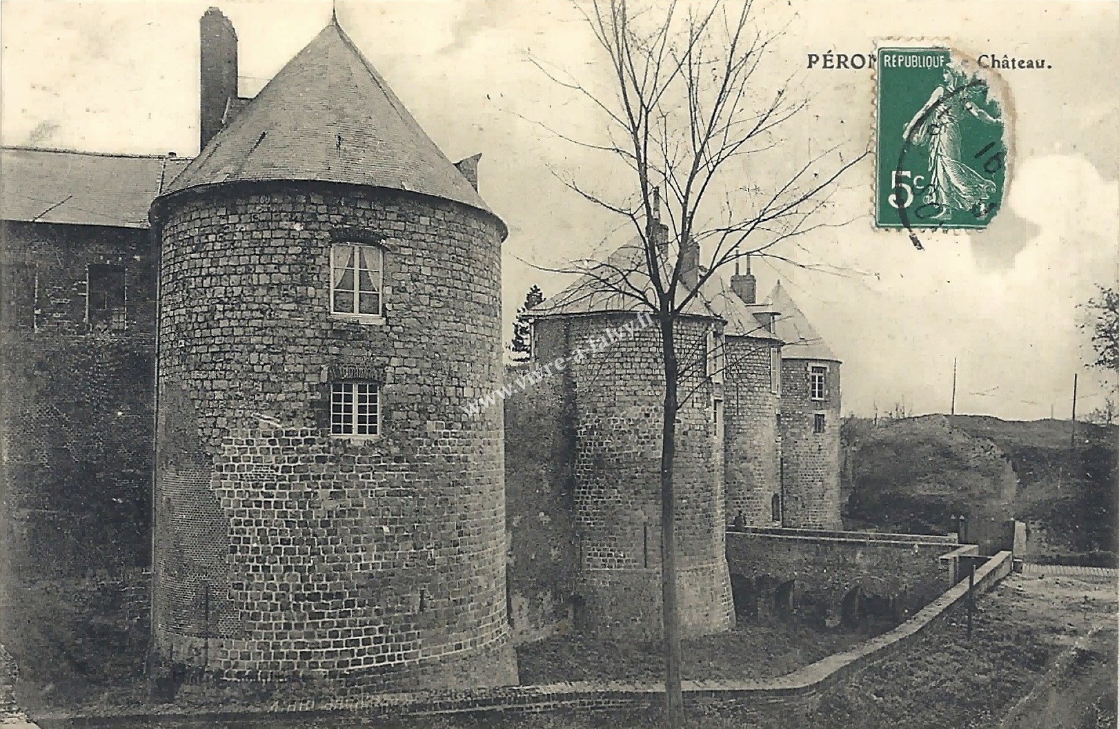 1 peronne le chateau 19