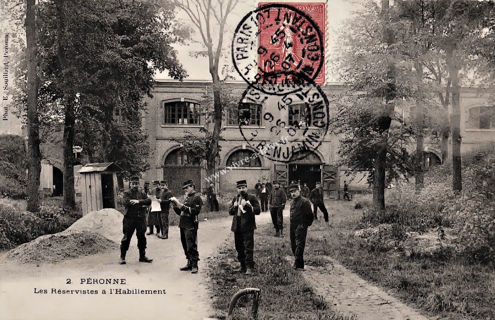 1 peronne les reservistes a l habillement 1
