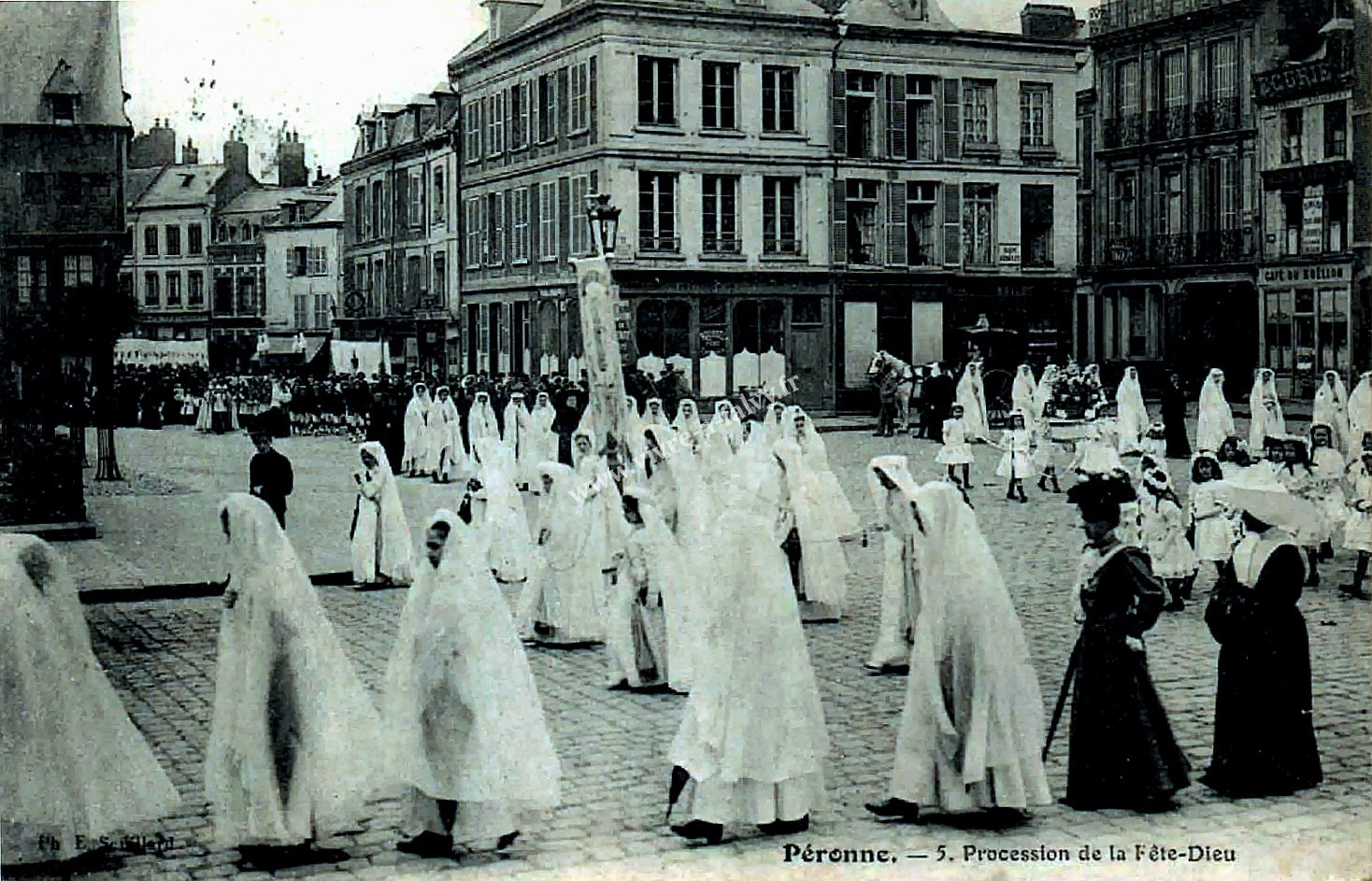 1 peronne procession de la fete dieu 1