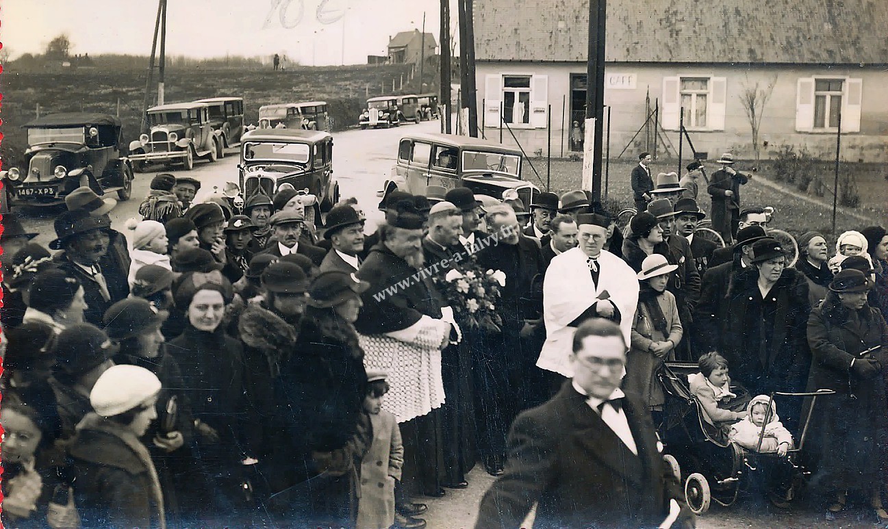 1 peronne une ceremonie avec religieux 1