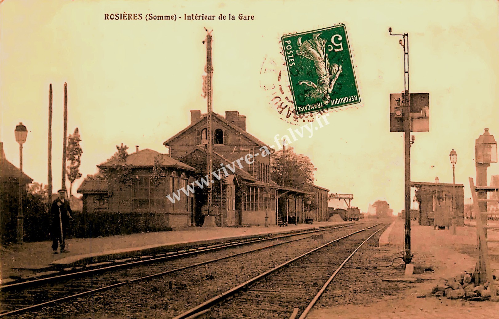 1 rosieres en santerre interieur de la gare