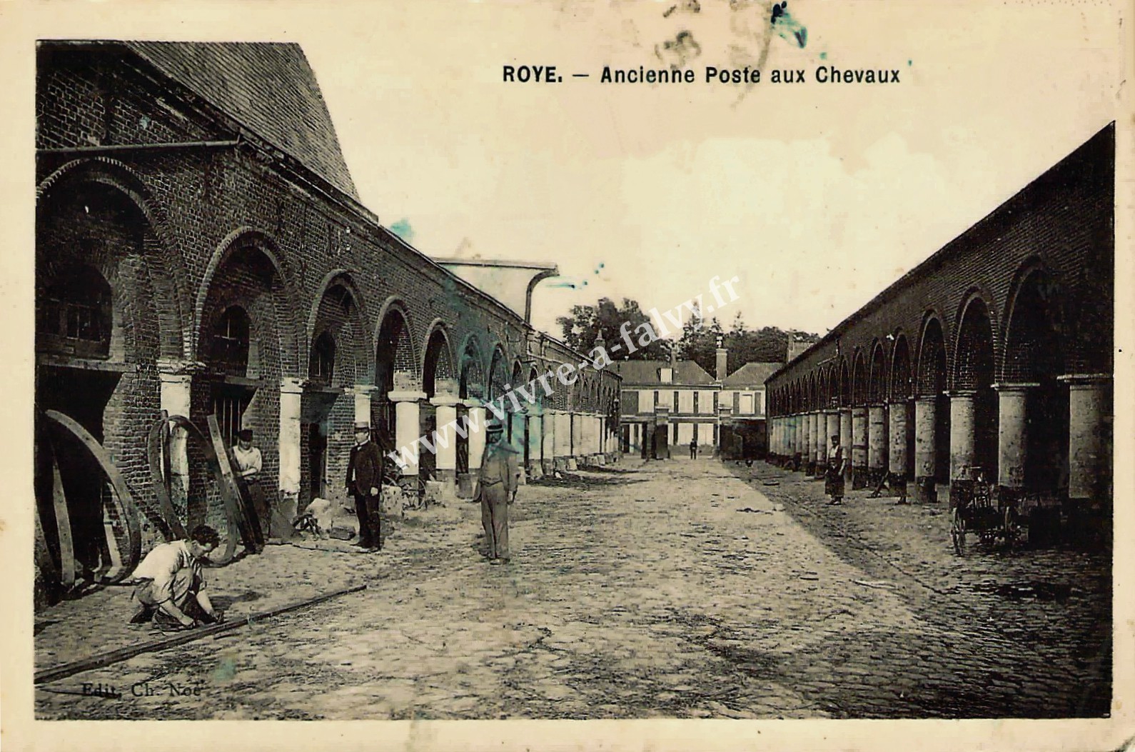 1 roye l ancienne poste aux chevaux 2