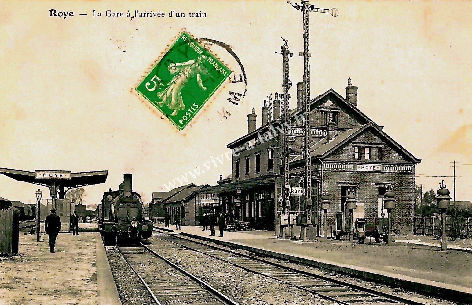 1 roye la gare a l arrivee d un train