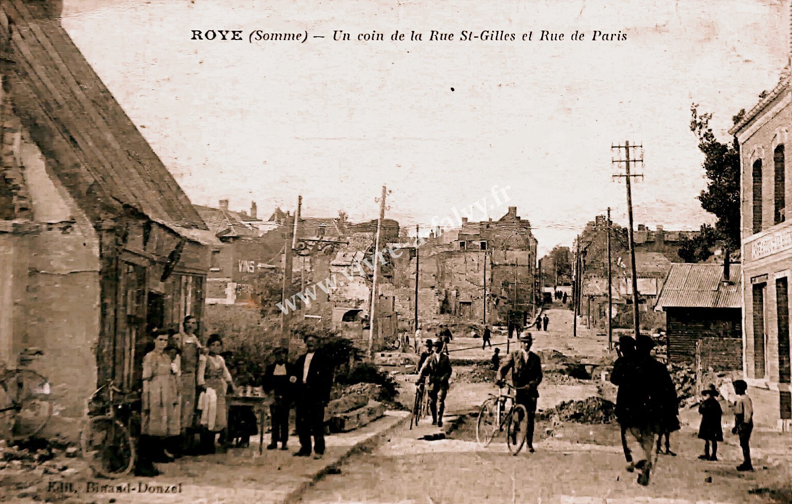 1 roye un coin de la rue st gilles et rue de paris