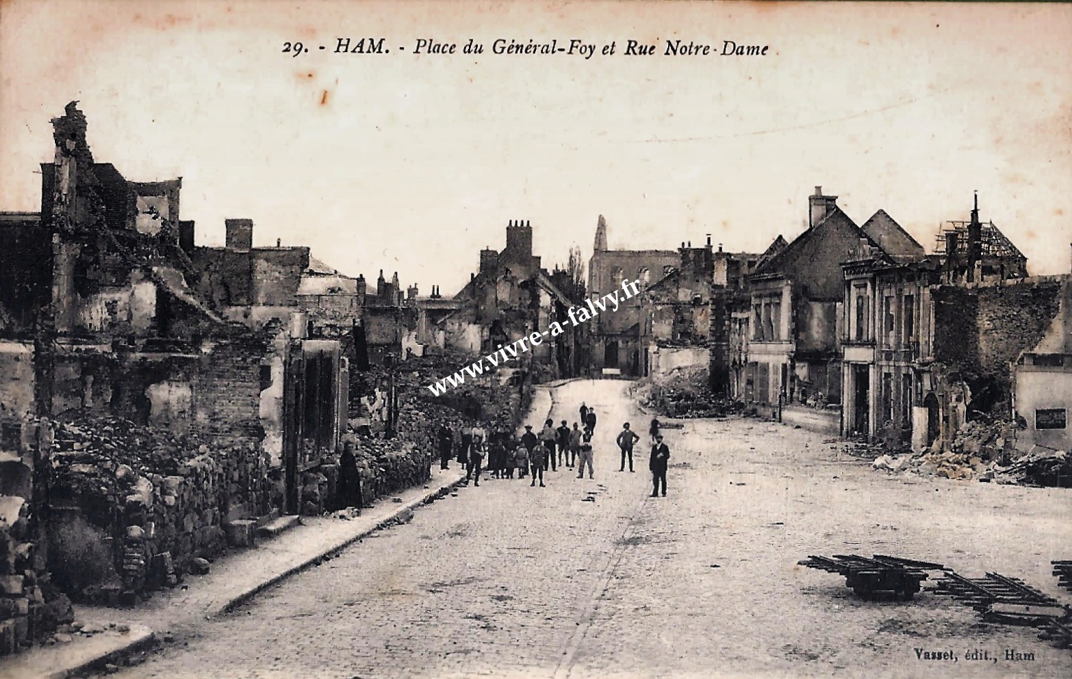 2 ham place du general foy et rue notre dame