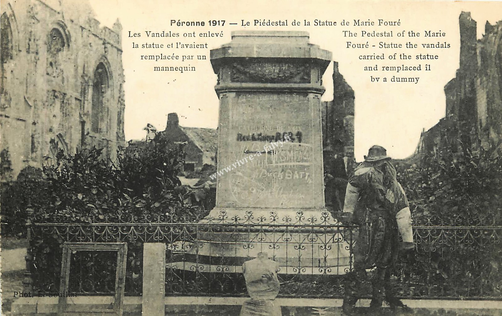 2 peronne 1917 piedestal statue marie foure 1