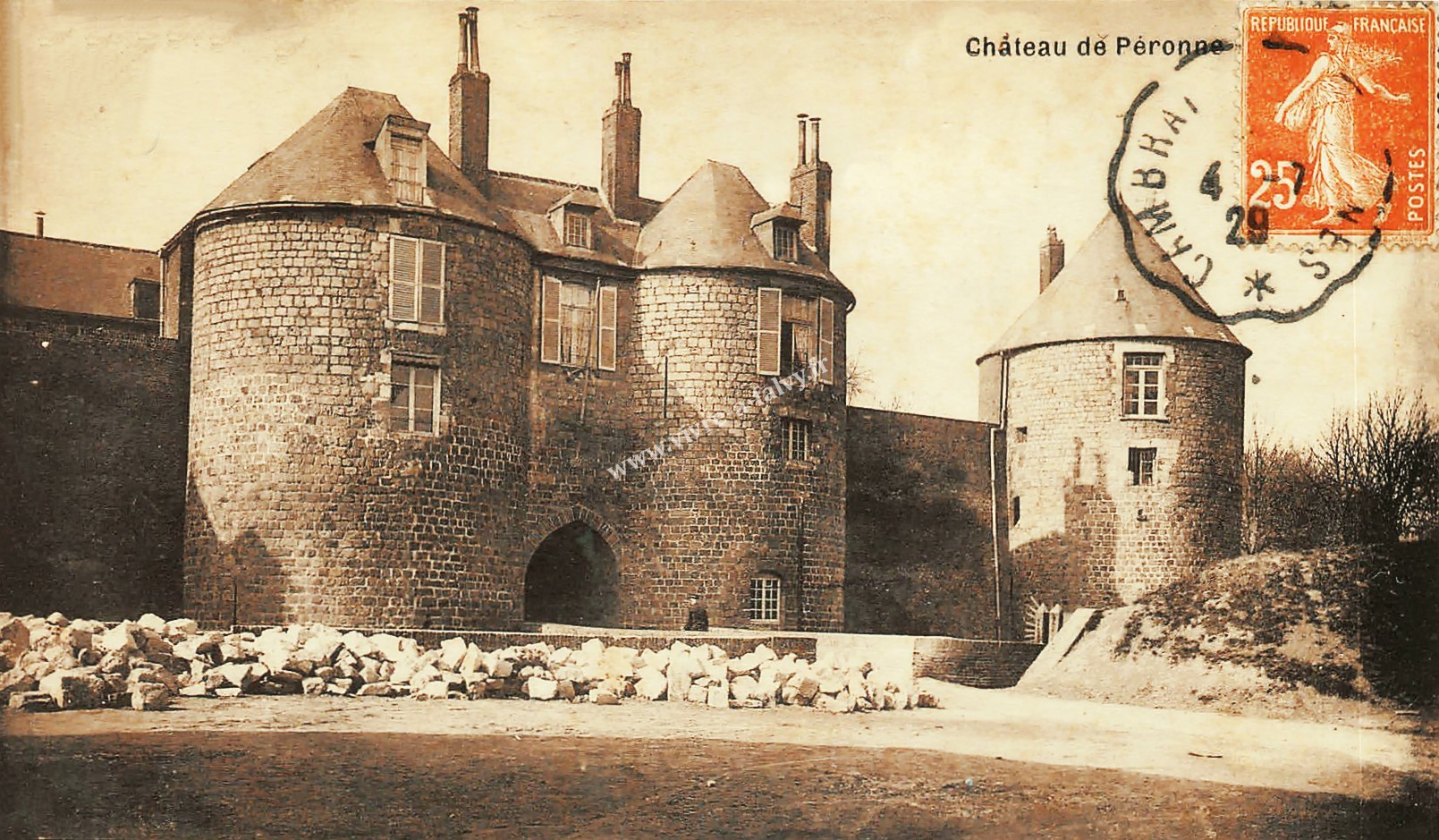 2 peronne chateau de peronne 1