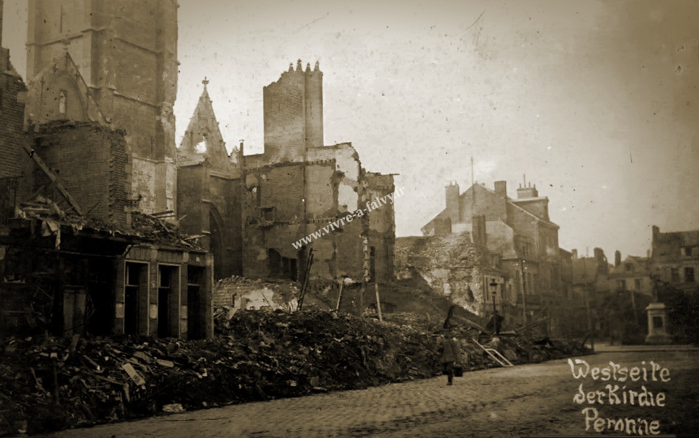 2 peronne la place l eglise ruines photo allemande 1