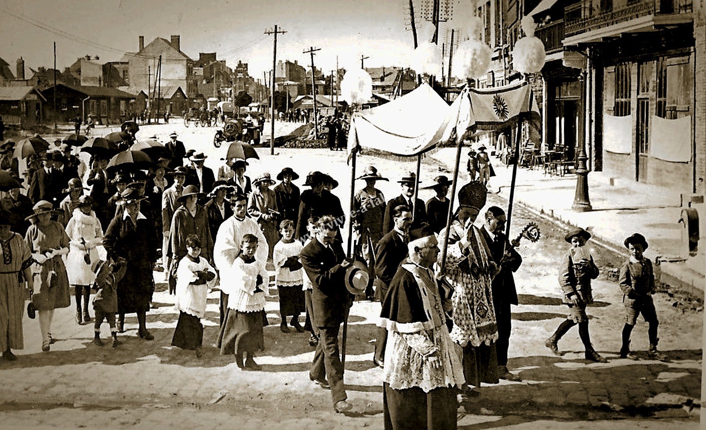 2 peronne procession fete religieuse 1