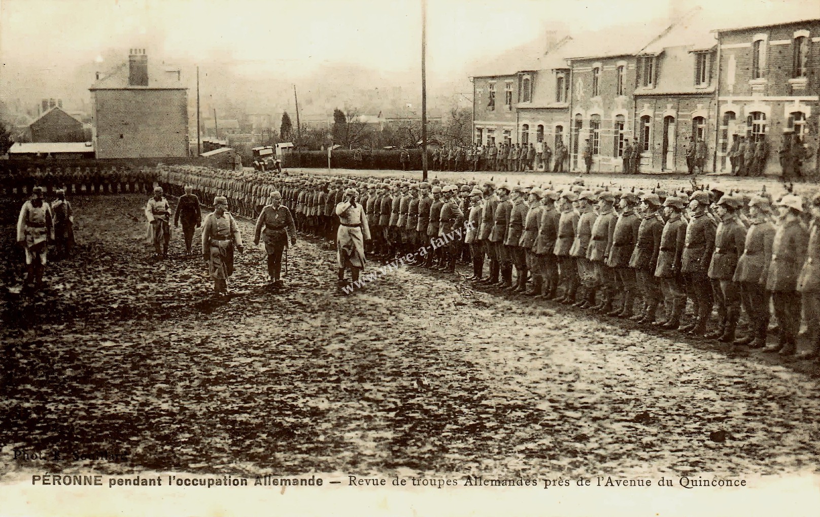 2 peronne revue des troupes allemandes quinconce 1