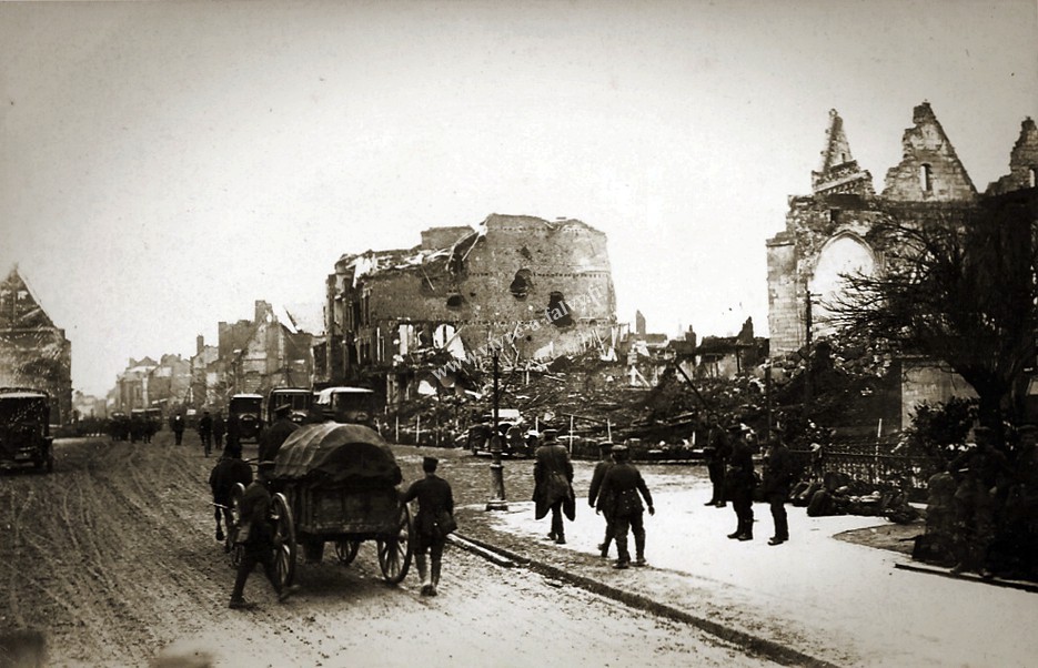 2 peronne ruines soldats allemands 1