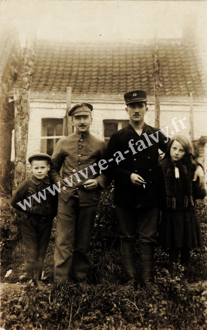 2 roisel village sous occupation allemande soldats militaires
