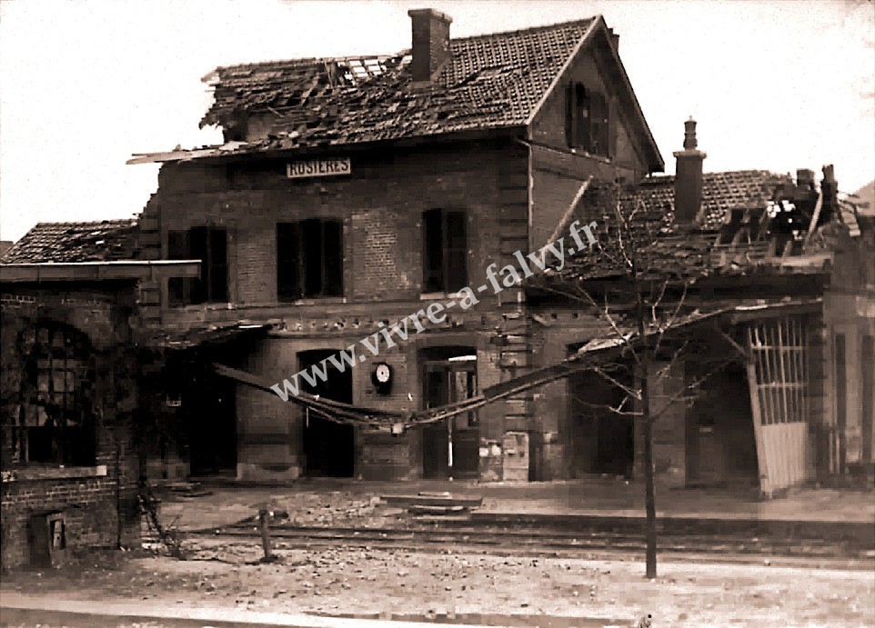 2 rosieres en santerre 1917 5 avril la gare detruite par les allemands