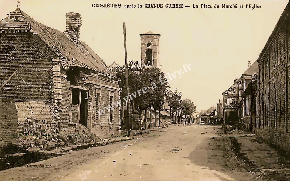 2 rosieres en santerre la place du marche et l eglise