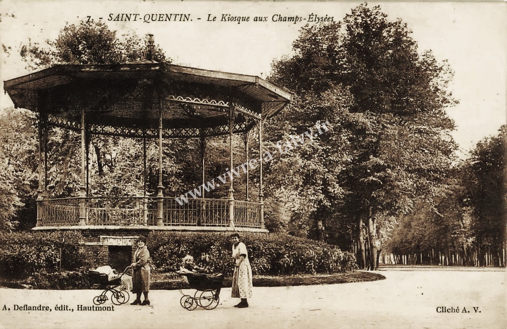2 saint quentin le kiosque aux champs elysees