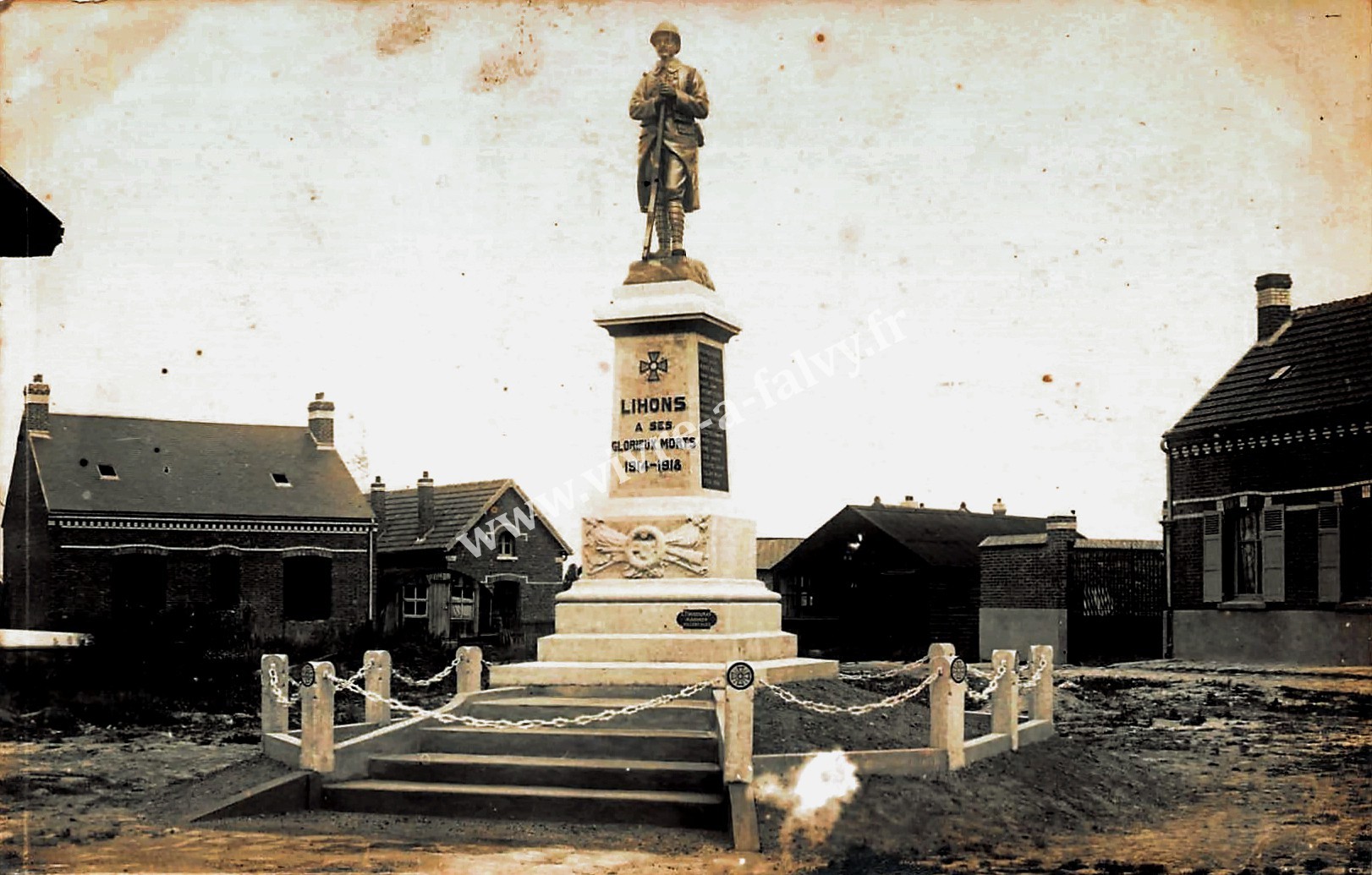 3 lihons monuments aux morts