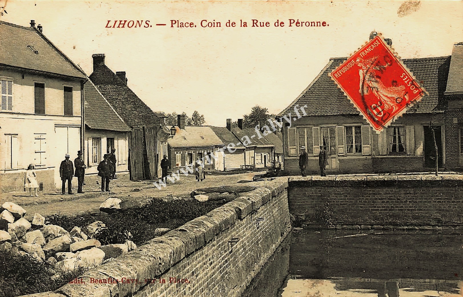 3 lihons place coin de la rue de peronne