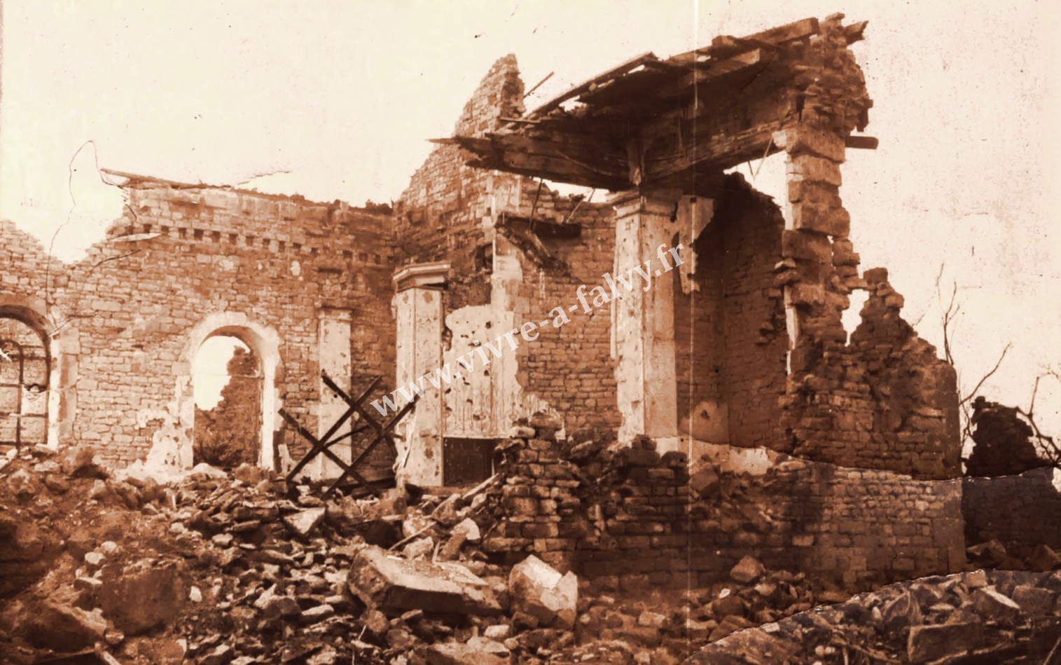 3 meharicourt eglise ruines 1915