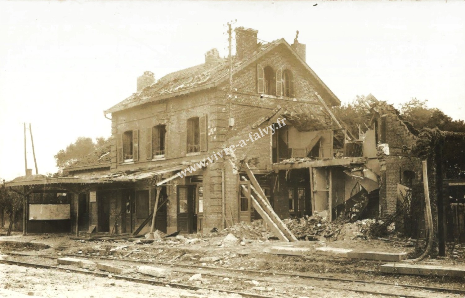 3 nesle gare en ruine