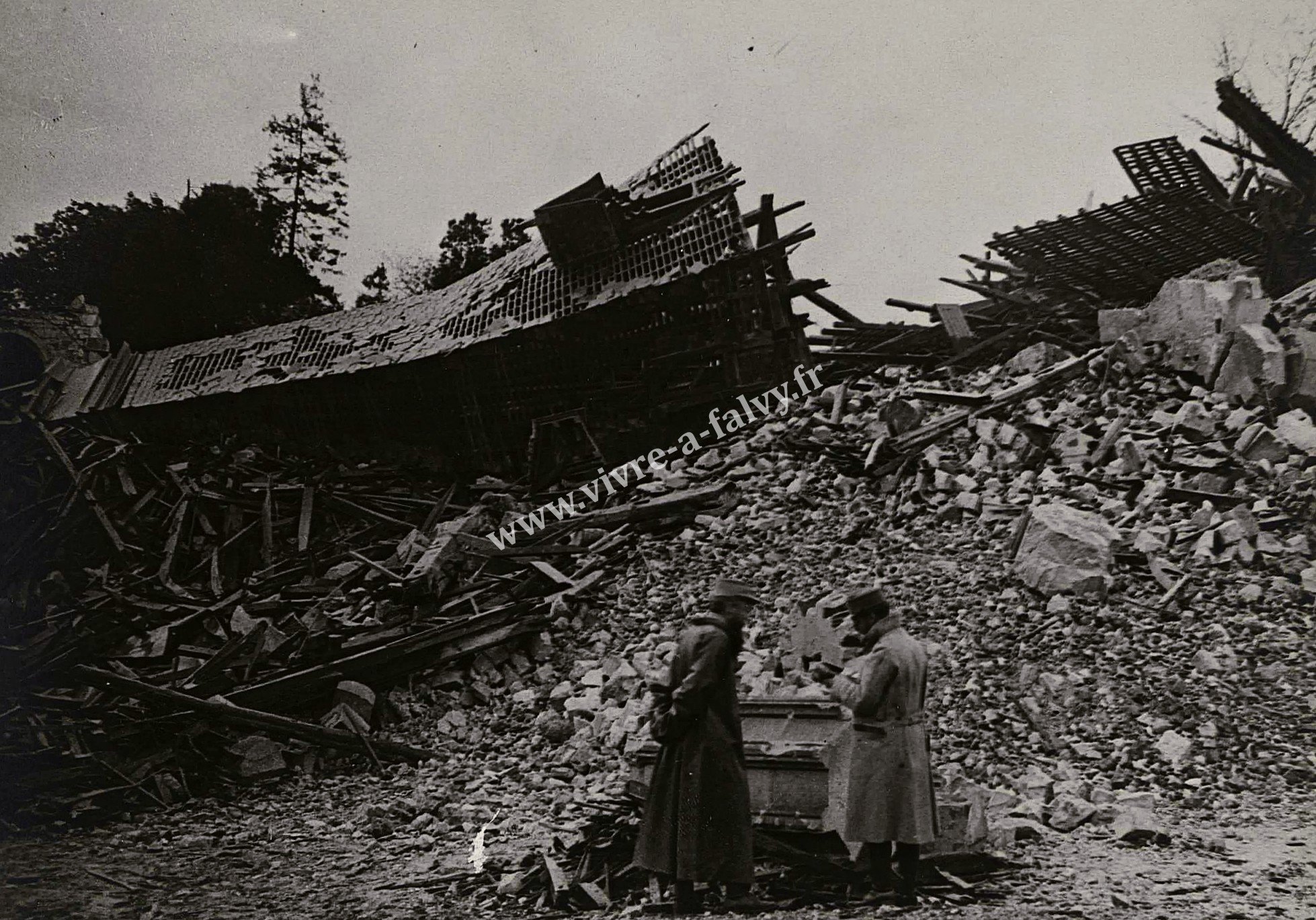 3 nesle ruines eglise 30 08 1918