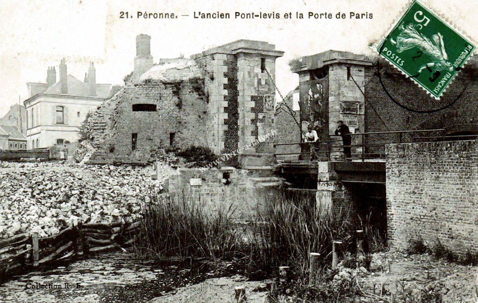 3 peronne l ancien pont levis la porte de paris 1