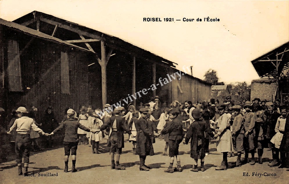 3 roisel la cour de l ecole 1921