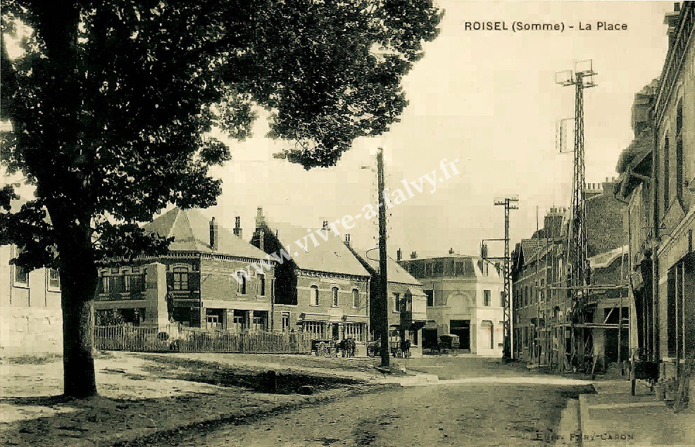 3 roisel la place
