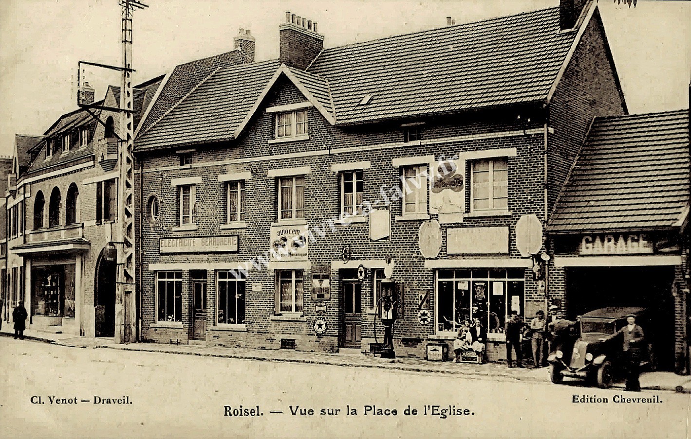 3 roisel vue sur la place de l eglise