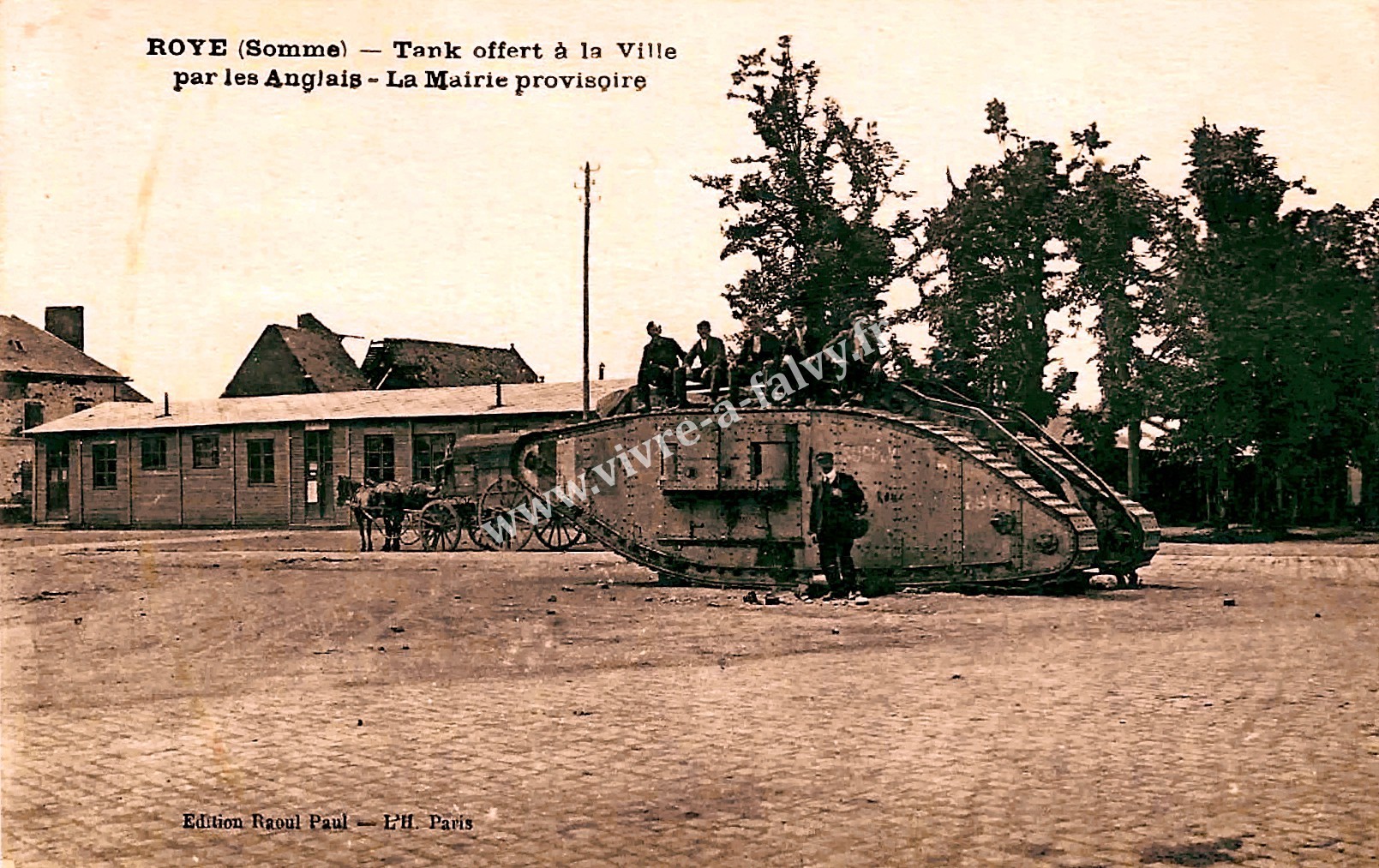 3 roye tank offert a la ville par les anglais