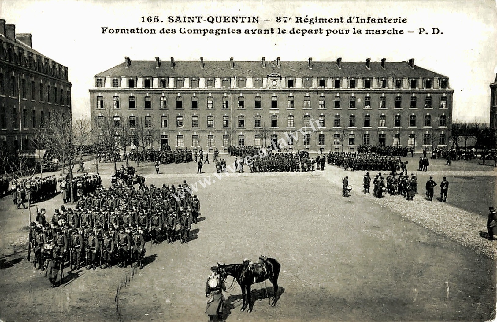 3 saint quentin formation des compagnies avant depart de la marche