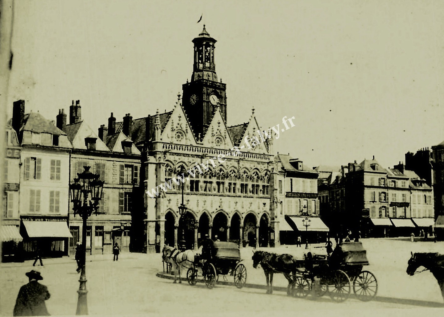 3 saint quentin la grand place caleches cochers