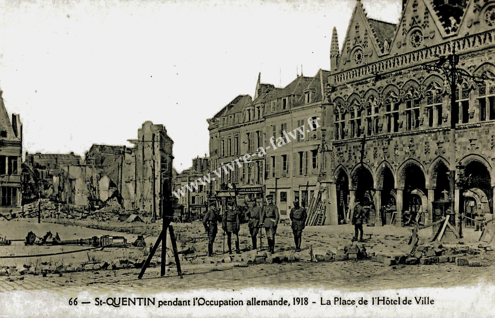 3 saint quentin la place de l hotel de ville occupation allemande 1918