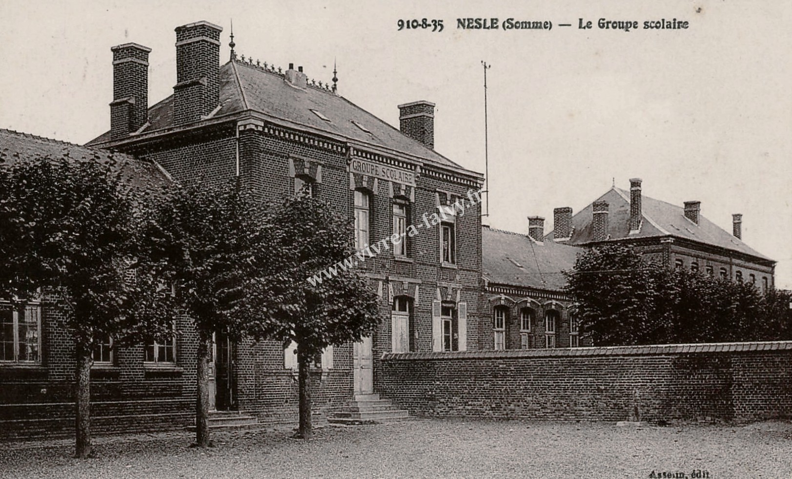 4 nesle le groupe scolaire