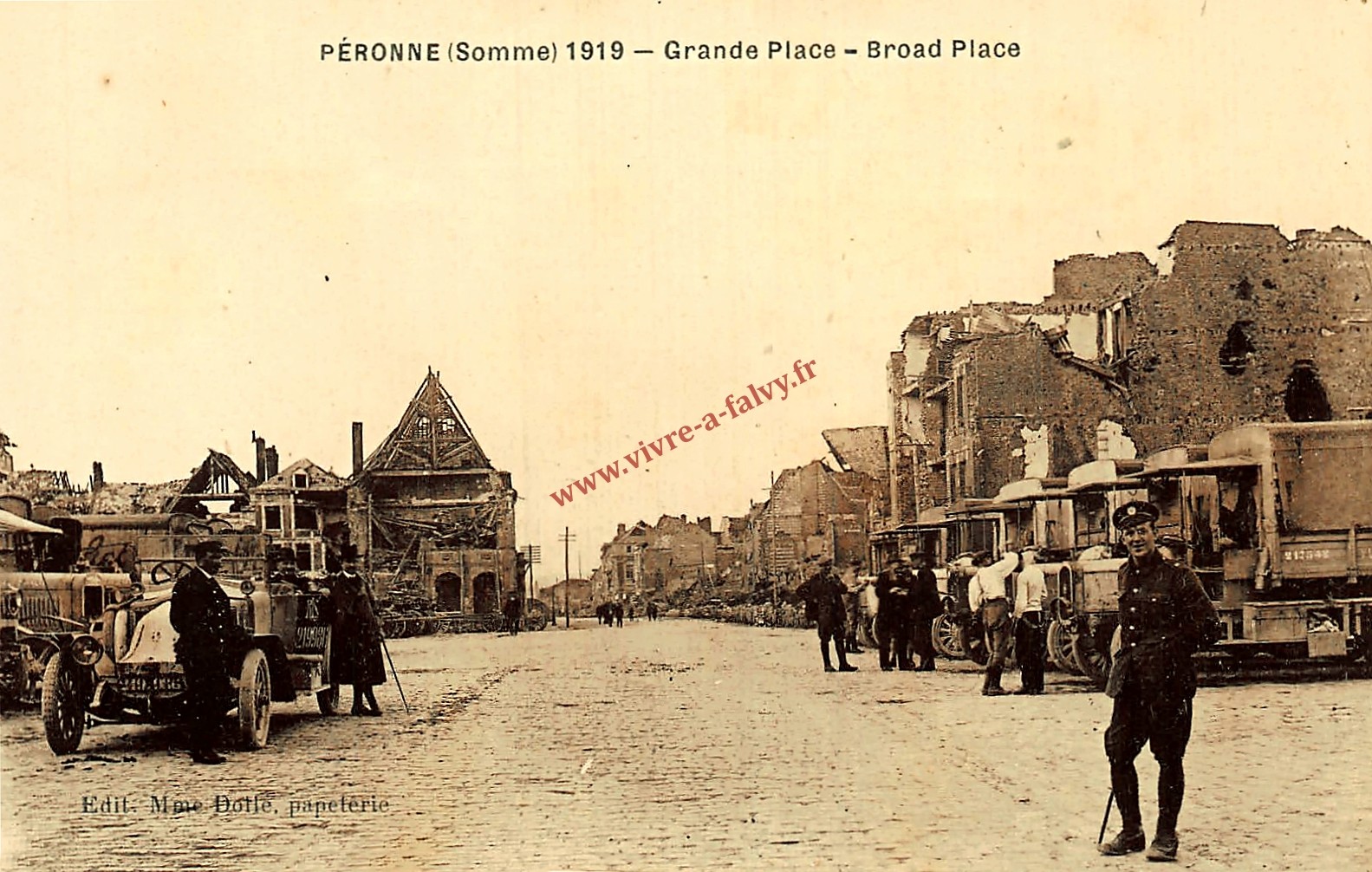 4 peronne 1919 grande place 3