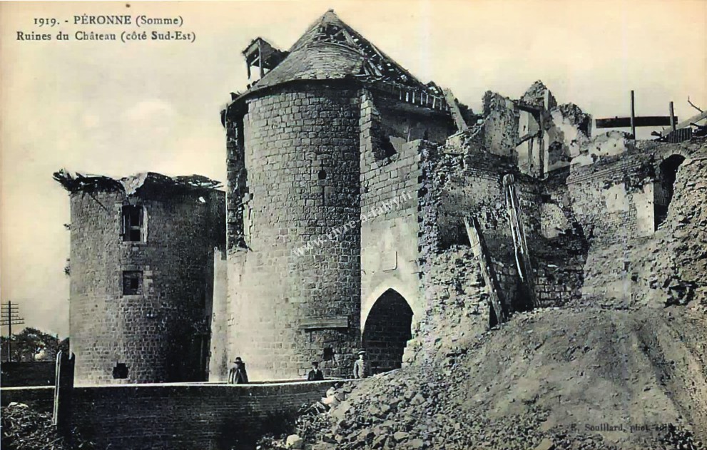 4 peronne 1919 ruines du chateau cote sud est 1