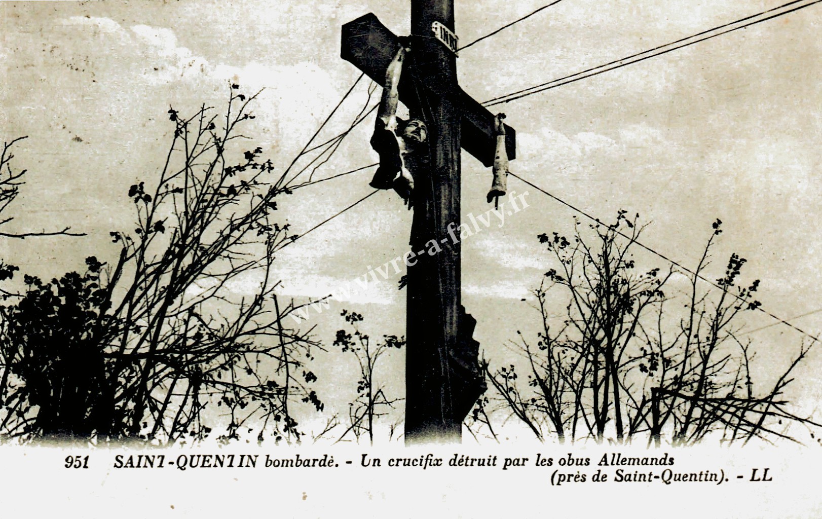 4 saint quentin cruxifix detruit par les obus allemands