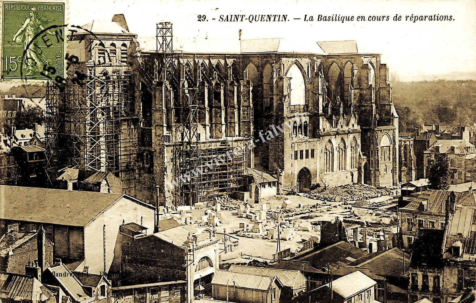 4 saint quentin la basilique en cours de reparation