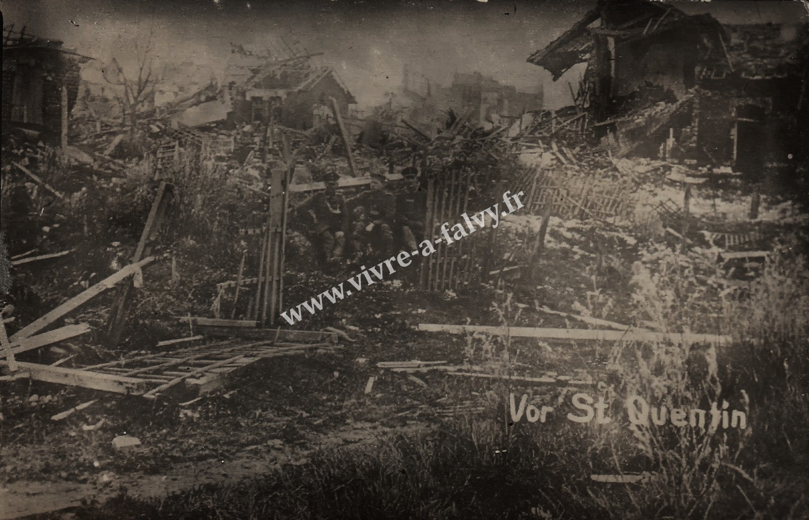4 saint quentin soldats allemand dans les ruines