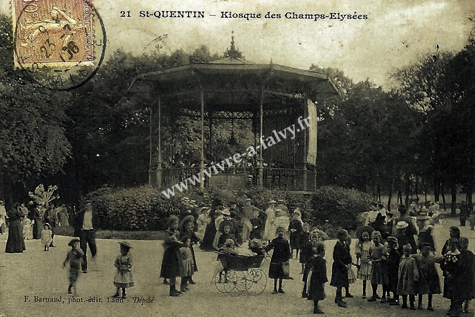 5 saint quentin kiosque des champs elysees