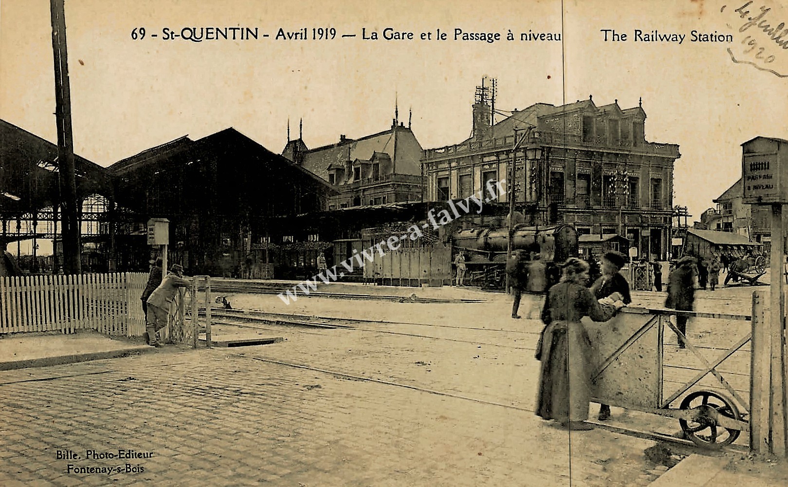 5 saint quentin la gare et le passage a niveau avril 1919